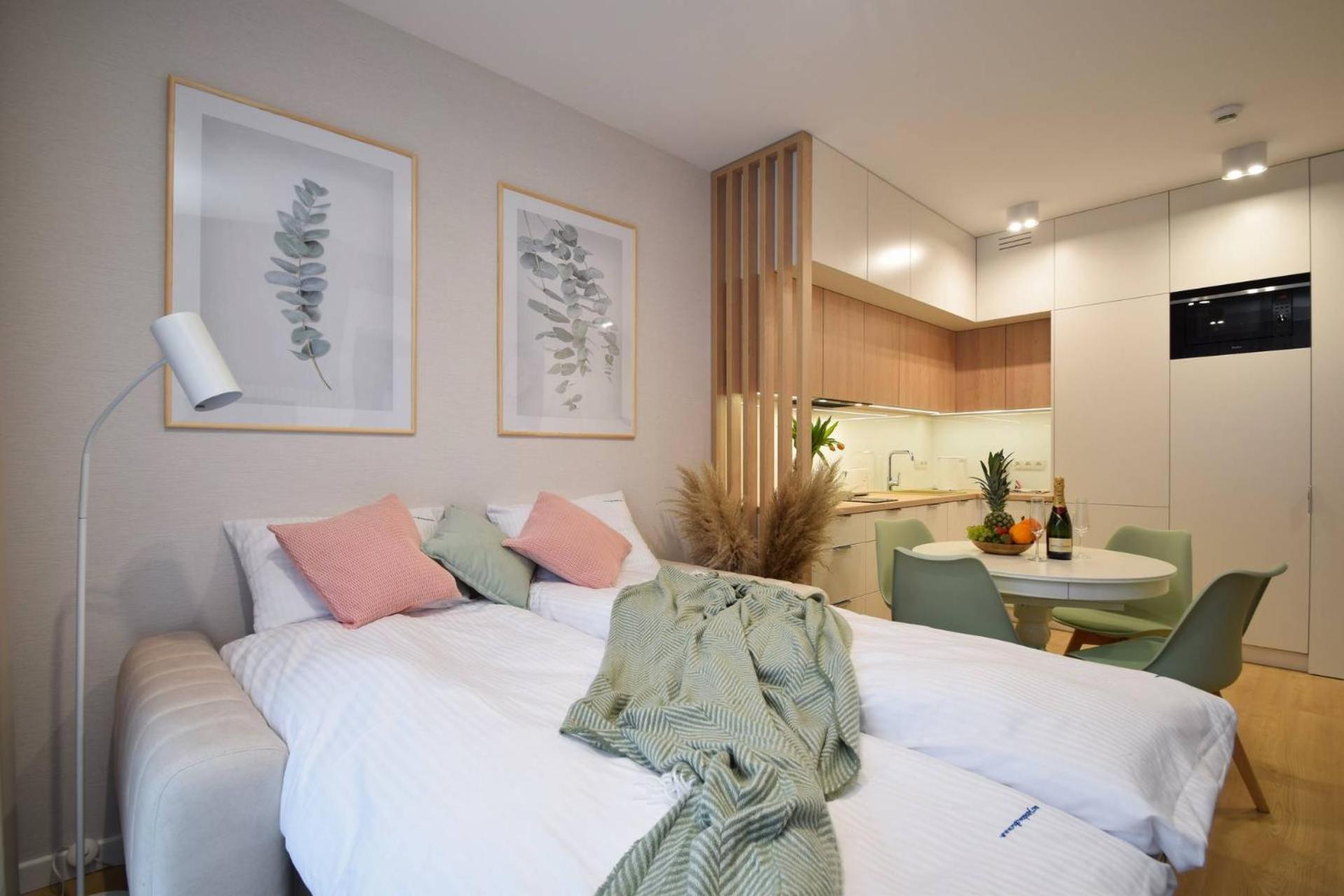 Pearl Apartment *