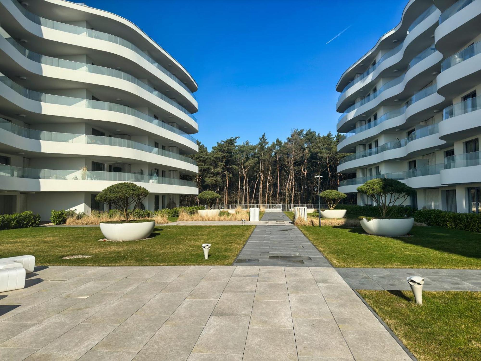 Pearl Apartment *