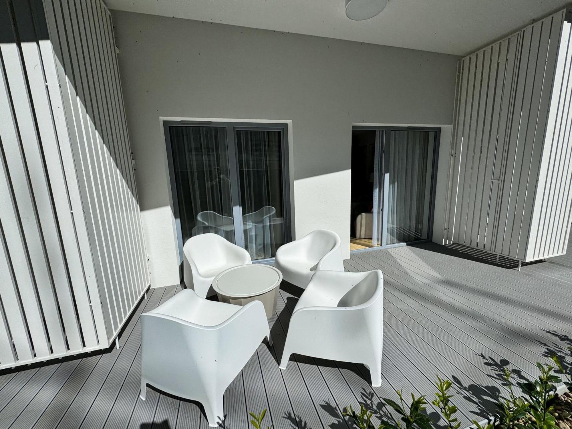 Pearl Apartment *